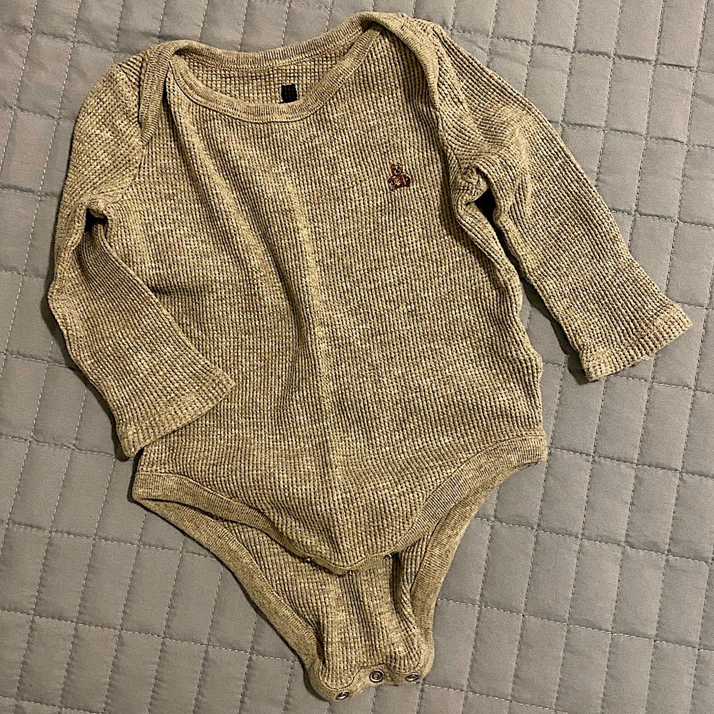 Baby Gap thermal bodysuit, size 6-12 month